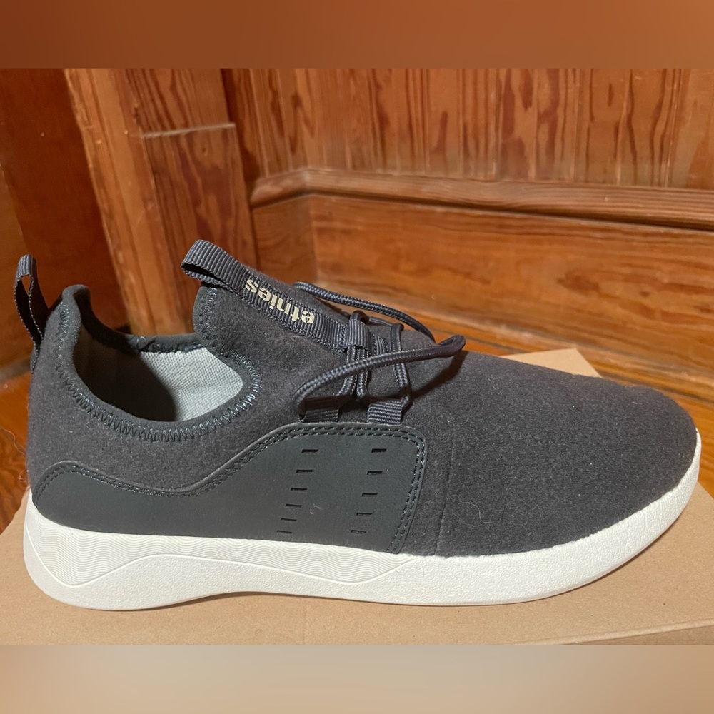 BRAND NEW VANGUARD! Comfort! Durability! Wears EXCELLENT W/ EVERYTHING! SO COMFY